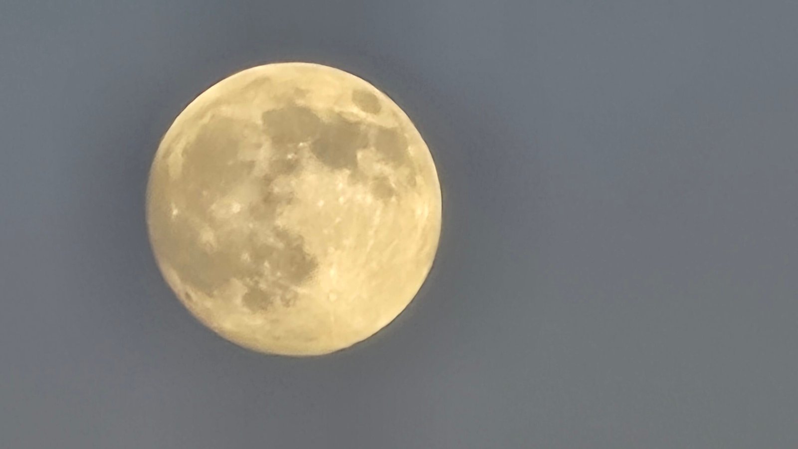 super luna near scaled