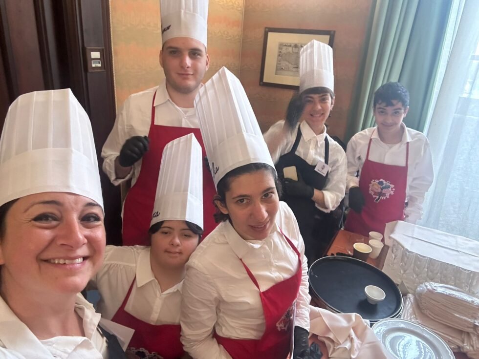 Inclusione a tavola: i giovani chef con disabilità di Lab 360 vincono il 6° Concorso nazionale AMIRA 1 02 Giovani chef di Lab360 al 6° Concorso nazionale di cucina AMIRA