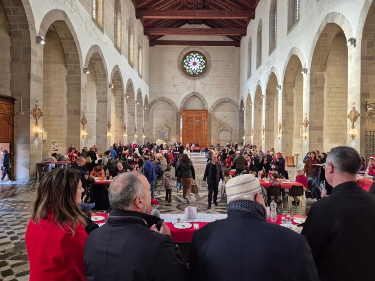 Messina, il miracolo di un Natale senza esclusi: a San Francesco la tavola di Sant’Egidio