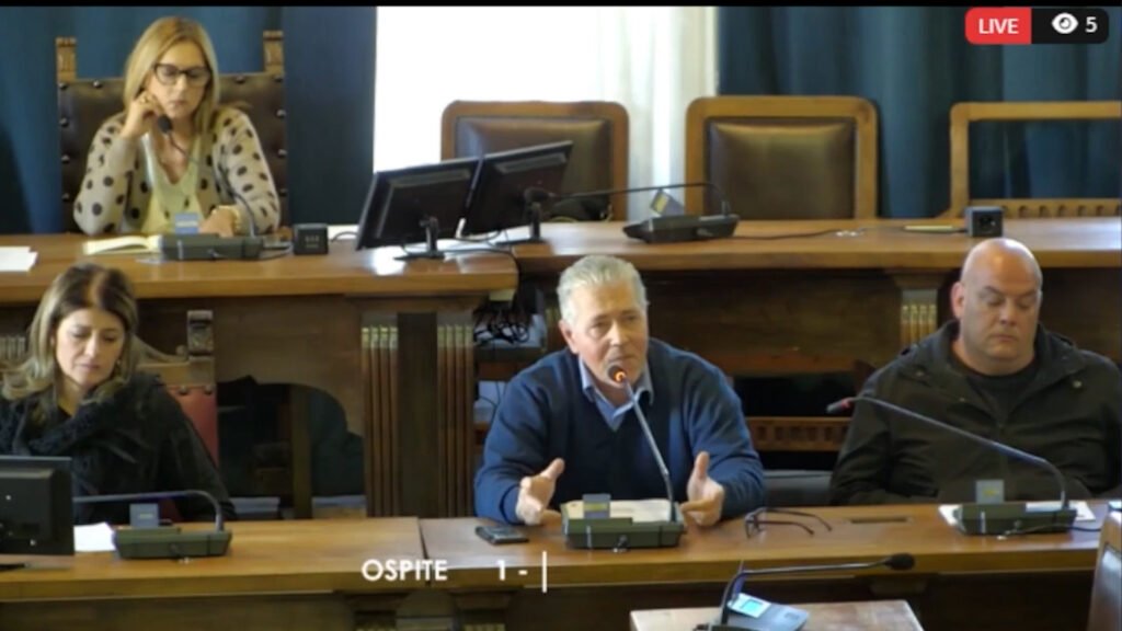 Sequenza 03.01 12 04 00.Immagine002