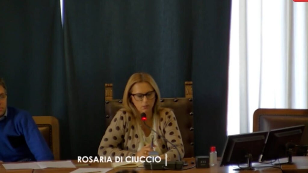 Sequenza 03.01 32 53 23.Immagine001