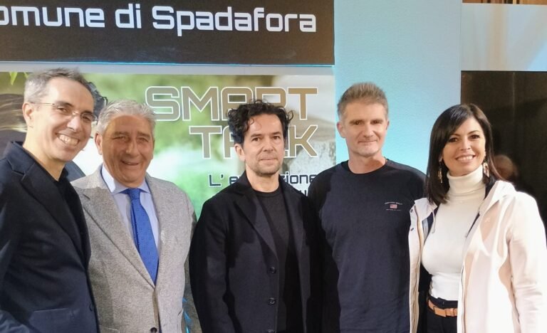 Smart Talk al Castello: Spadafora naviga tra Intelligenza Artificiale e consapevolezza digitale
