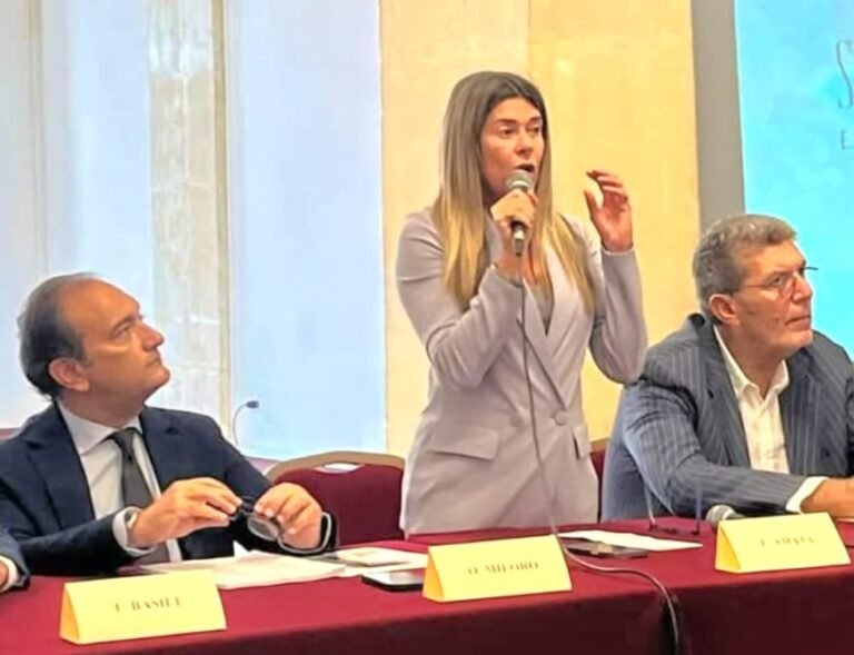 TEATRO DI MESSINA, ASSESSORE ELVIRA AMATA: “RICONOSCIUTI I DIRITTI DEI LAVORATORI, CHIUSA UNA LUNGA STAGIONE DI PRECARIETÀ”
