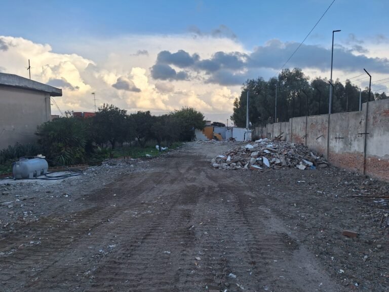 L’ufficio del sub commissario: rispettati i tempi in via Ennio. Completato oltre il 90% delle demolizioni, entro fine anno giù le ultime 3 baracche