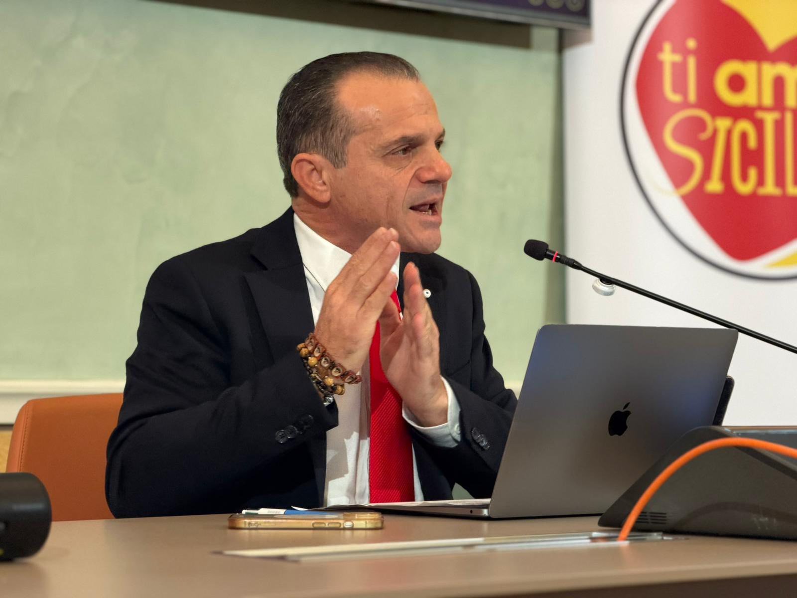 «Nessuna sentenza definitiva». De Luca annuncia il ricorso in Cassazione