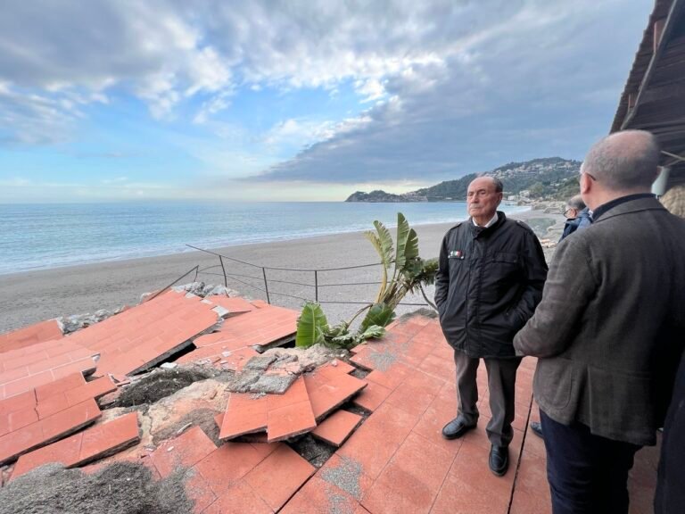 Maltempo, sopralluogo di Schifani sulla costa ionica messinese: «Situazione grave, non faremo mancare le risorse»