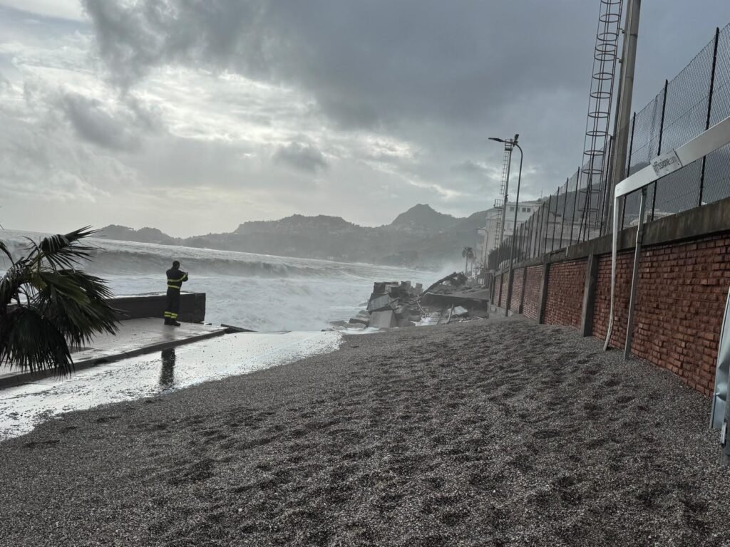 Roccalumera danni al lungomare 2