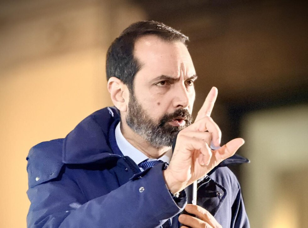 Messina, l'addio di Basile all'Aula senza applausi: passa il bilancio, ma è scontro totale sulle società partecipate 1 basile