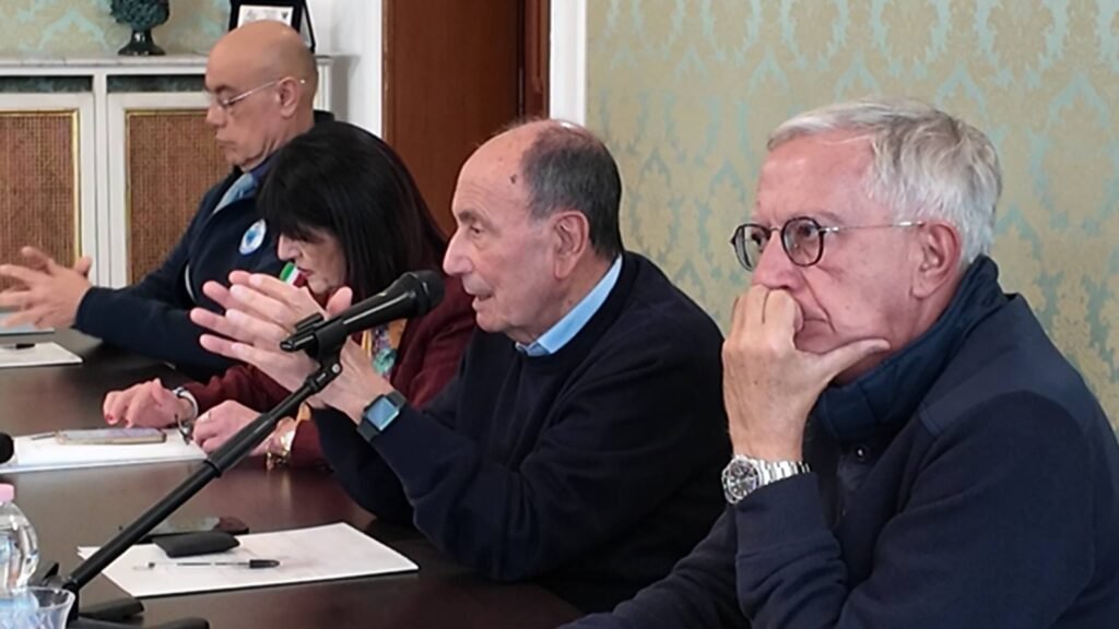 Ciclone Harry, Schifani incontra sindaci del Messinese in Prefettura: «Riunione operativa, Regione al fianco delle comunità locali» 3 riunione prefettura messina 1