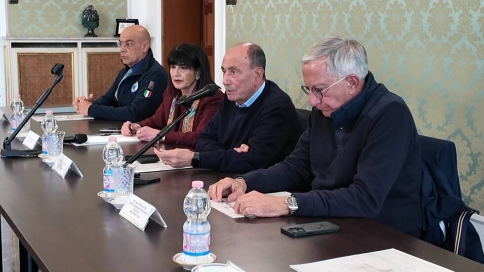 Ciclone Harry, Schifani incontra sindaci del Messinese in Prefettura: «Riunione operativa, Regione al fianco delle comunità locali» 1 riunione prefettura messina 2