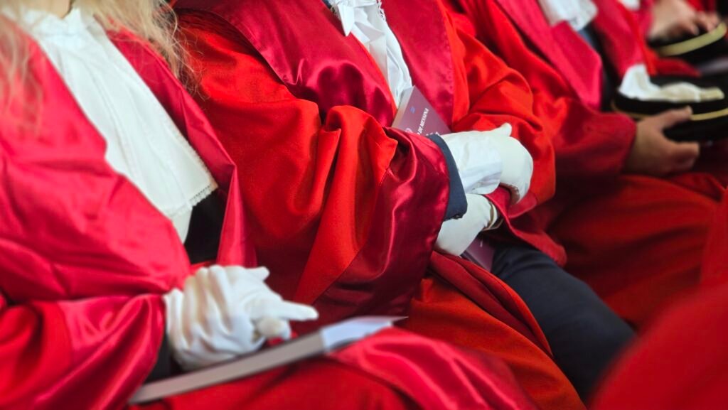 Ventuno anni per tradurre "du": l'assoluzione di Giorgio Davì e la lentezza della giustizia 3 tribunale 3