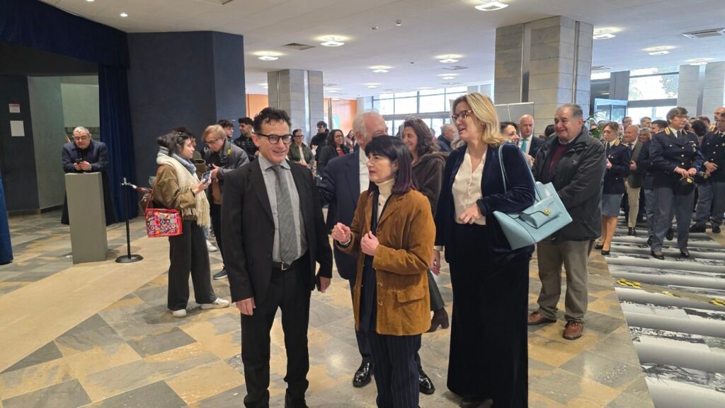 MESSINA, PALACULTURA. È STATA INAUGURATA OGGI LA MOSTRA DELLA POLIZIA DI STATO DEDICATA ALLE VITTIME DI MAFIA. 9 1000348612