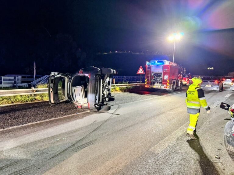 Schianto sulla tangenziale: tre auto coinvolte allo svincolo di Gazzi, tre feriti​