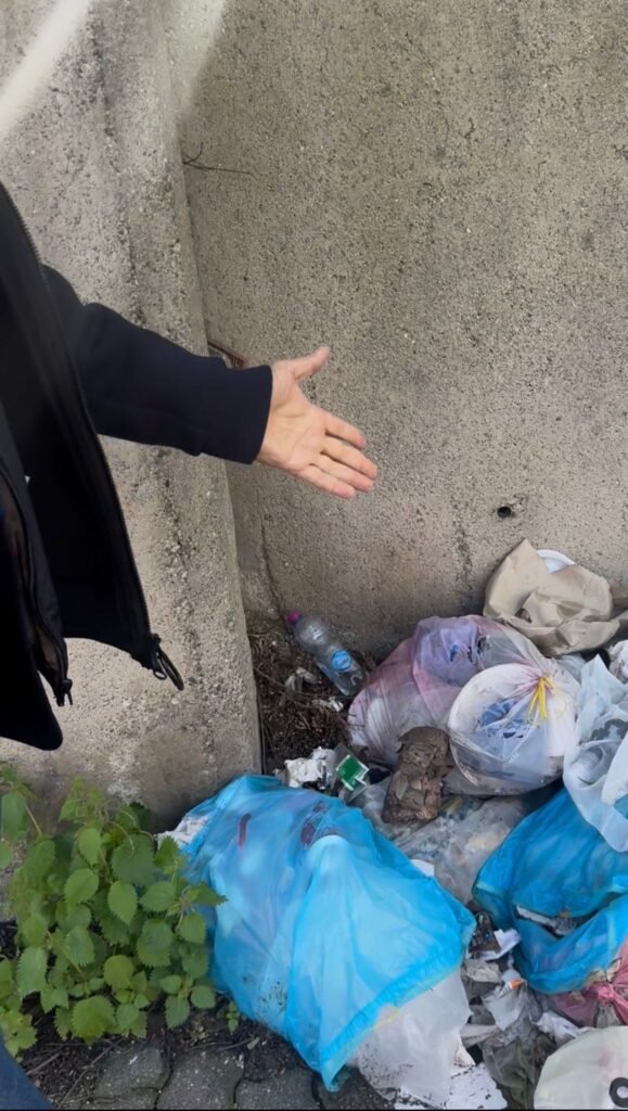 Scurria Muro e immondizia