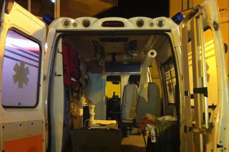 Caccia al pirata della strada sulla litoranea nord: 61enne investito all'altezza della chiesa di Grotte