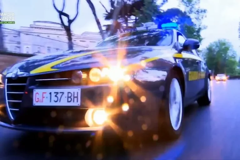 'Ndrangheta: armi da guerra a Gioia Tauro, tre arresti