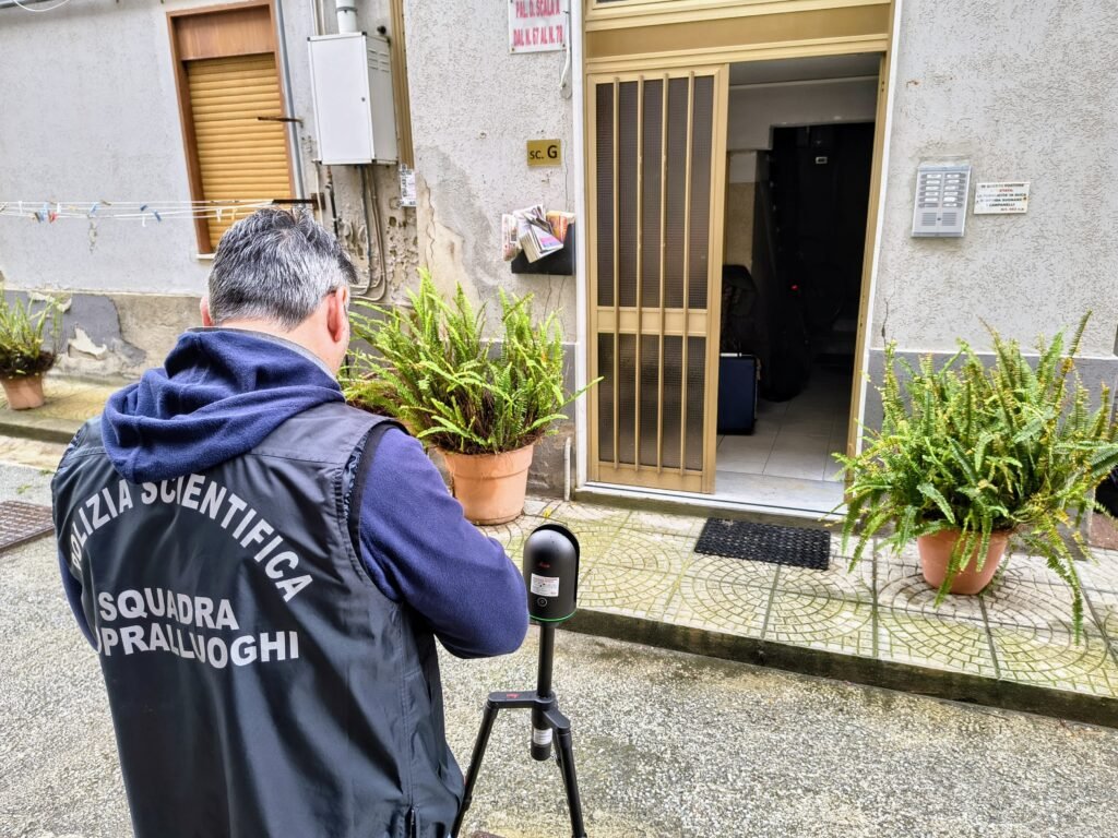 Femminicidio Zinnanti: la Scientifica nella casa del delitto, rilievi 3D per verificare la confessione 3 1000360935