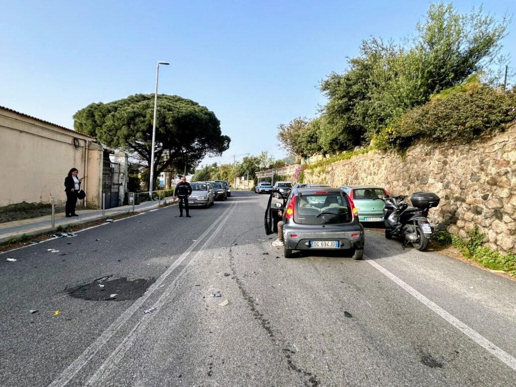 Scontro a Mili tra una moto e due auto: grave un giovane, operato d'urgenza al Policlinico 4 IMG 20260414 WA0049