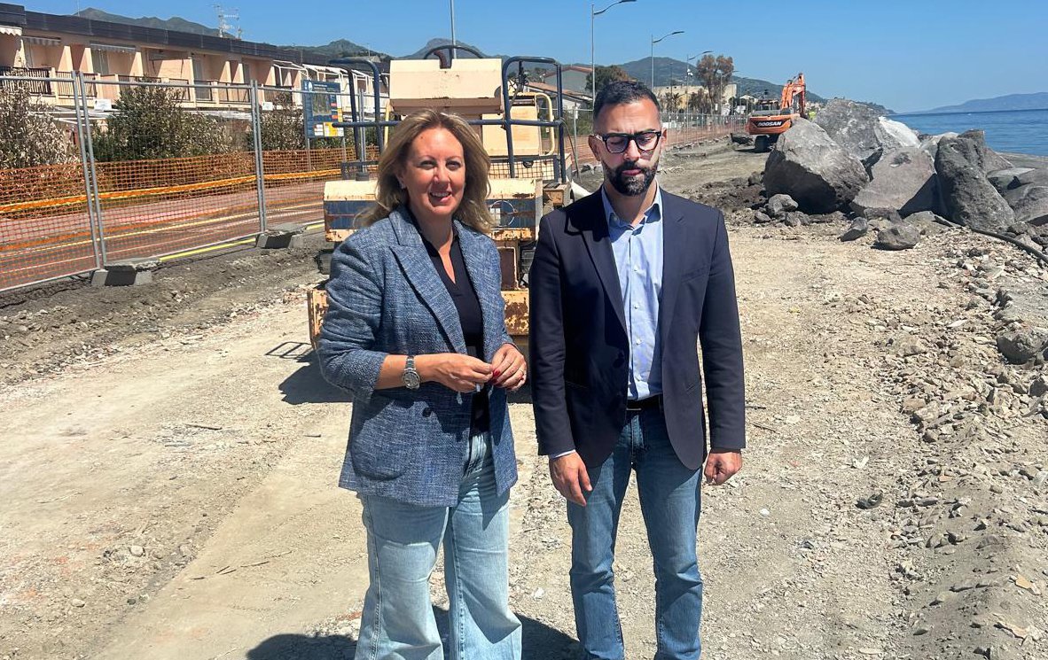 Savarino con il sindaco Santa Teresa Riva Danilo Lo Giudice