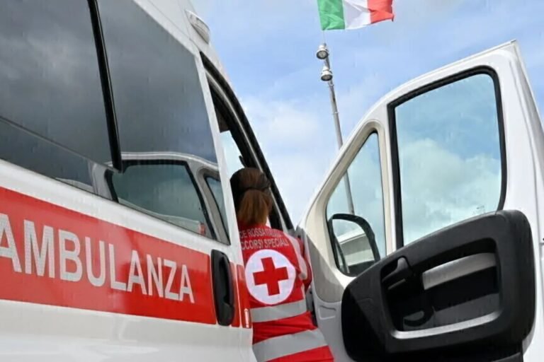 Travolto da un muro muore titolare di una ditta edile, ferito il figlio