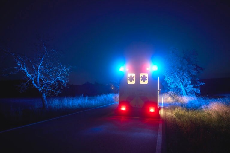 Tragedia sulla Statale 113 ad Acquedolci: scontro letale tra due auto, perdono la vita suocero e genero