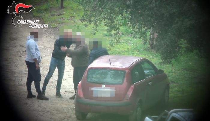 carabinieri-niscemi-nuova-mafia