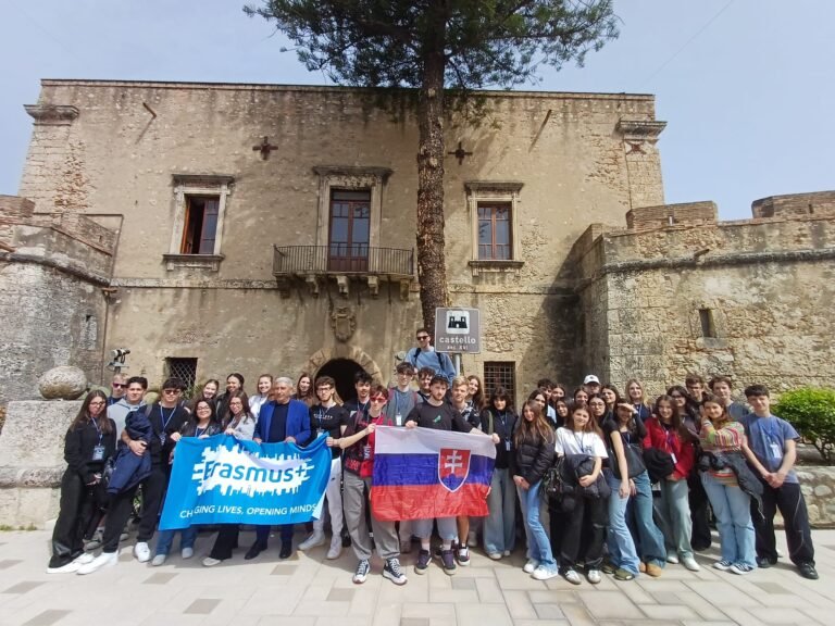 Spadafora, l'Europa fa scalo al Castello: sostenibilità e storia nel Welcome Day Erasmus