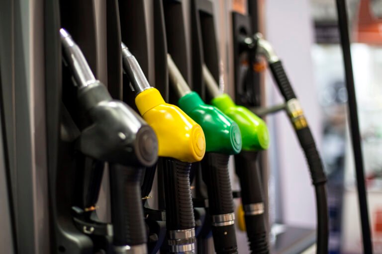 Caro-carburanti, Aricò: «La Regione pubblicherà decreto su misure di sostegno entro fine settimana»
