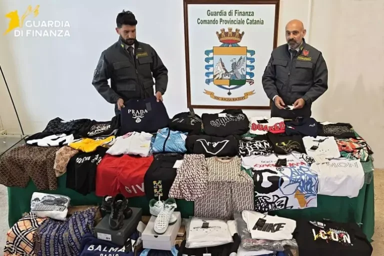 Contraffazione, sequestrati oltre 3.200 capi e accessori d'abbigliamento