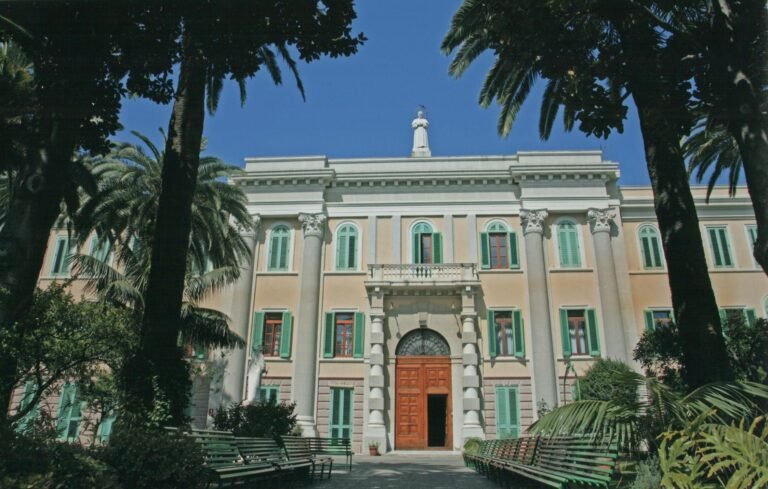 Il "Regalo di Natale" di Basile sciolto al sole: salta l'operazione "Don Bosco". Quando per l'ex Giunta i proclami superano i fatti
