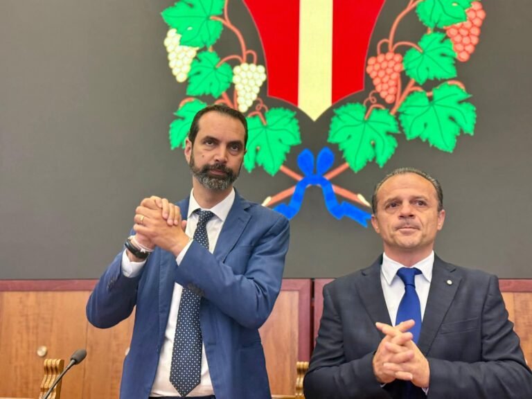 Il tempismo perfetto: Basile rieletto sindaco, incassa 50 mila euro di liquidazione nel giorno della proclamazione