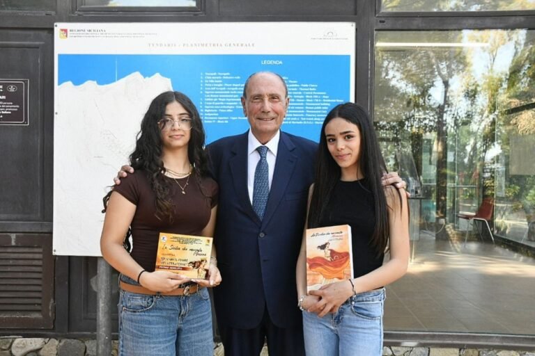 Scuola, Schifani a Tindari premia vincitori del progetto "La Sicilia che racconta": «Fare in modo che i ragazzi restino in questa terra resta il cuore dell'azione di governo»