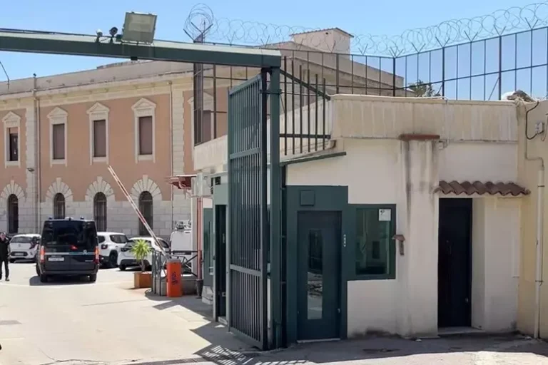 Agente aggredito in carcere Reggio Calabria al rientro in cella