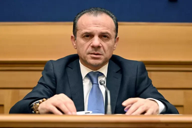 Diffamazione in piazza, Cateno De Luca condannato in appello: dovrà risarcire una famiglia di Fiumedinisi