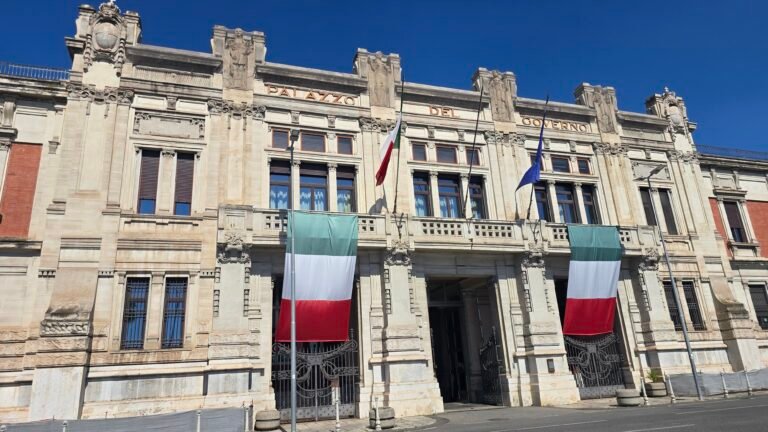Barcellona Pozzo di Gotto, scatta il piano sicurezza: telecamere e limiti agli alcolici per la movida