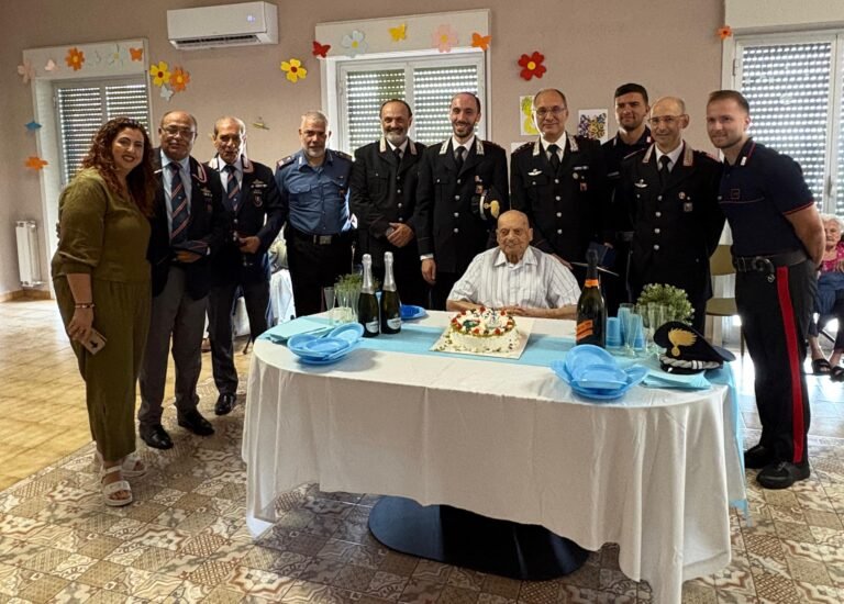 Oltre un secolo di fedeltà. I Carabinieri festeggiano i 103 anni dell’Appuntato Giacomo Polverino