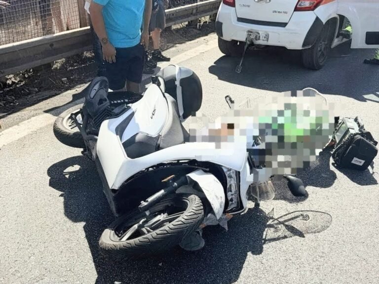 Scontro allo svincolo di Messina Centro: motociclista di 61 anni in gravissime condizioni