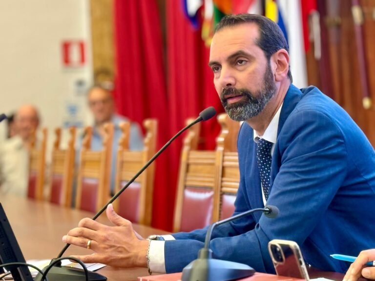 Gruppo Consiliare SCURRIA "BASILE NON VOLEVA IL CONFRONTO? L’OPPOSIZIONE LO PORTA IN AULA