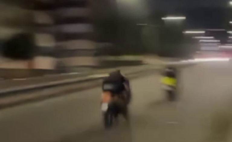 Viale Europa alto, scooter lanciati nella notte: il pericolo corre indisturbato ed è pubblico su Tik Tok