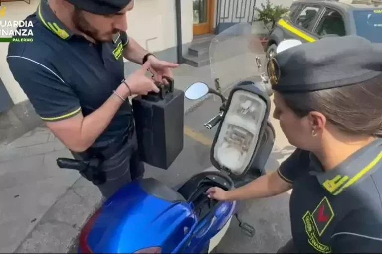 Sequestrati migliaia di motorini elettrici venduti come e-bike
