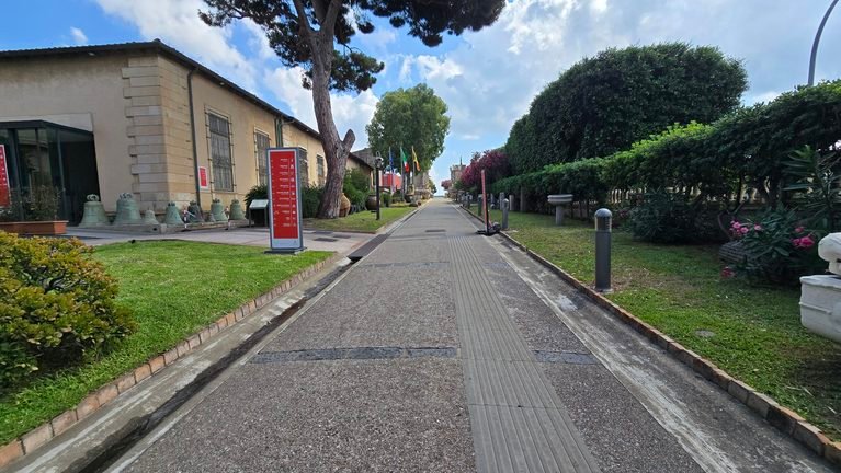 Antonello rubato mentre il sistema guardava altrove: l’allarme funzionava, gli uomini no. E uno forse era alla Vara