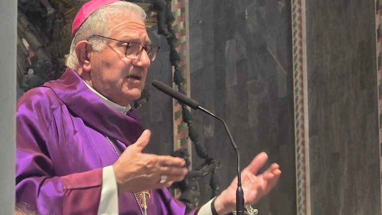 La comunità di Messina festeggia l'arcivescovo Giovanni: gli auguri dell'Arcidiocesi