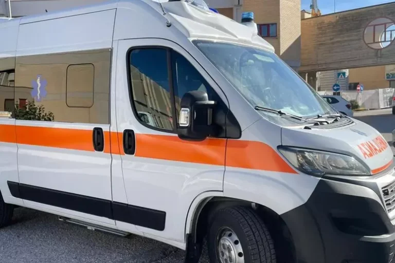 Sangue a Furci Siculo: lite nella villa comunale, accoltellato un sedicenne