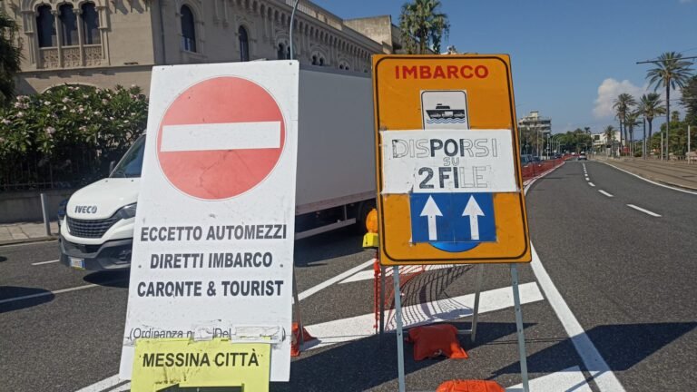 Controesodo, Boccetta in tilt: a Messina tornano i cartelli di carta mentre la segnaletica moderna, ideata dall'ex comandante Blasco, resta in magazzino