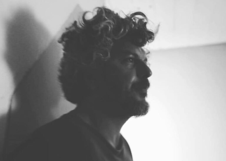 Addio a Giovanni La Monaca: da Messina a Milano, una vita tra comunicazione e fotografia, conclusasi improvvisamente a Filicudi