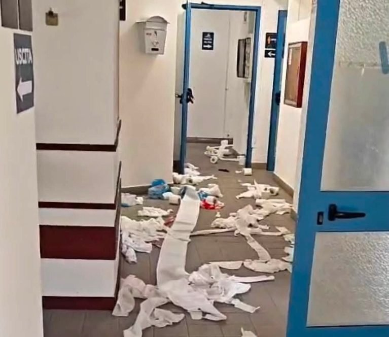 Vandali alla Piscina Cappuccini gestita dalla Messina Social City