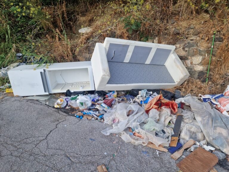 Rifiuti e degrado: l’attacco di Capurro. "Paghiamo 62 milioni di Tari per vivere tra le discariche"