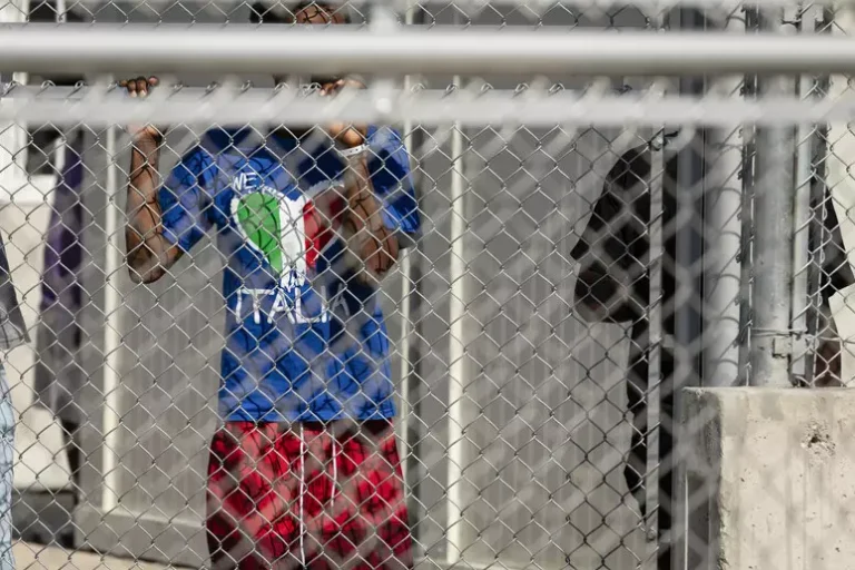 Migranti: 85 sbarcati a Pozzallo, 24 sono minori