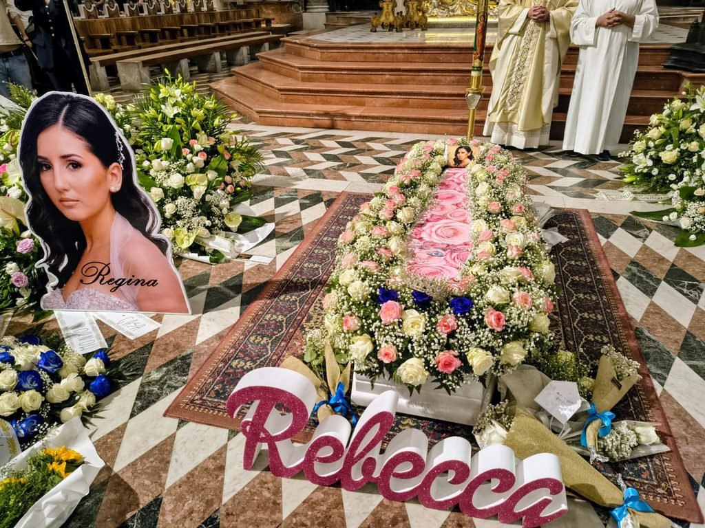 L'addio a Rebecca Galli - LE FOTO