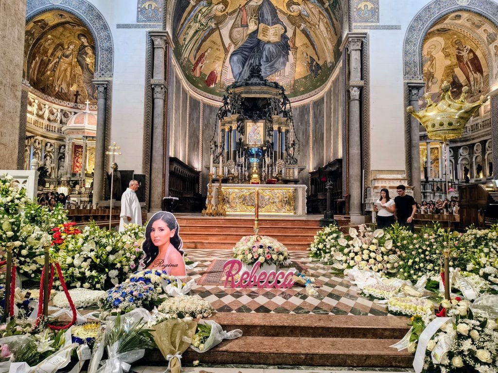 L'addio a Rebecca Galli - LE FOTO